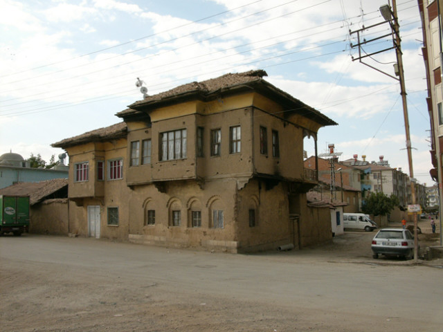 armenianhouse-1